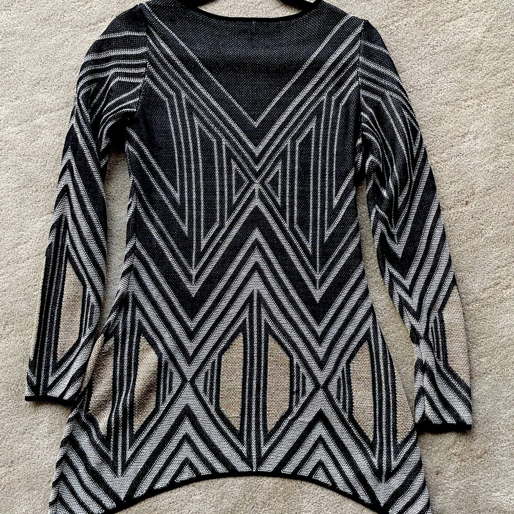 Fancy fitted tunic with metallic threads
